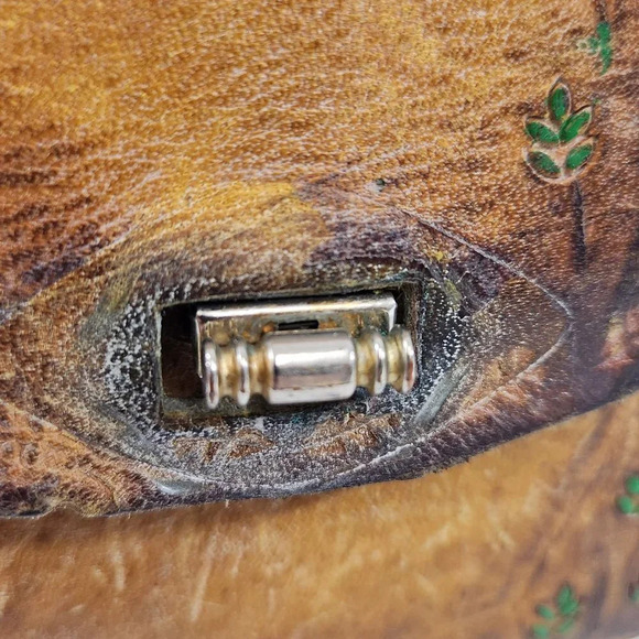 Small Hand Tooled Embossed Leather Purse with Floral Design Vintage - Picture 2 of 14